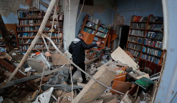 У місті Чернігів російські війська обстріляли бібліотеку